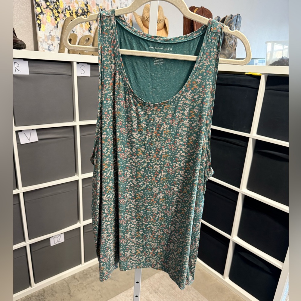 American Eagle AEO Soft and Sexy Floral Green Sleeveless Tank Top